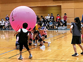 写真：キンボールスポーツ連盟